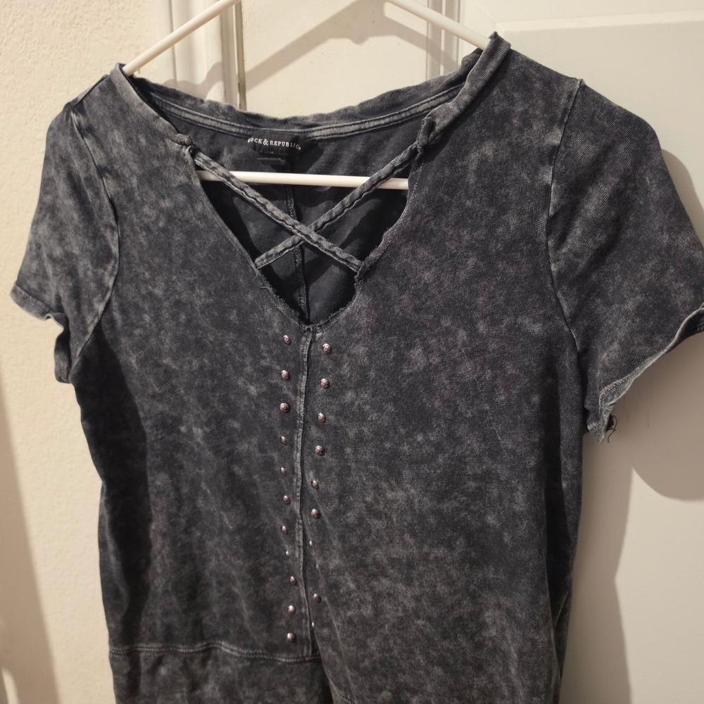 Rock & Republic Womens Gray Acid Wash Studded Crisscross V-Neck Top XS